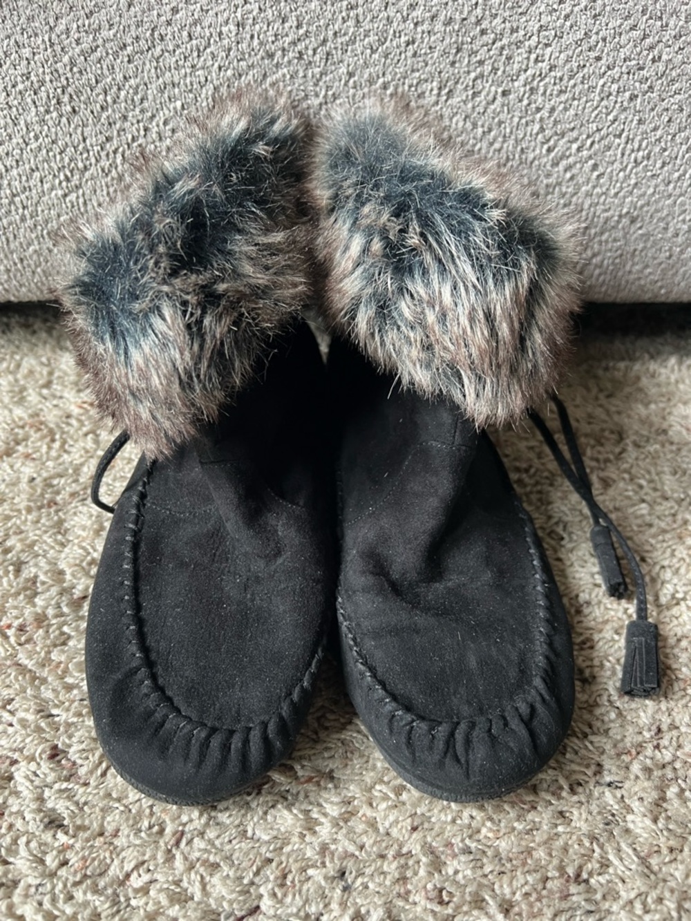 Madden Girl Black Faux-Fur Trim Moccasin Flats